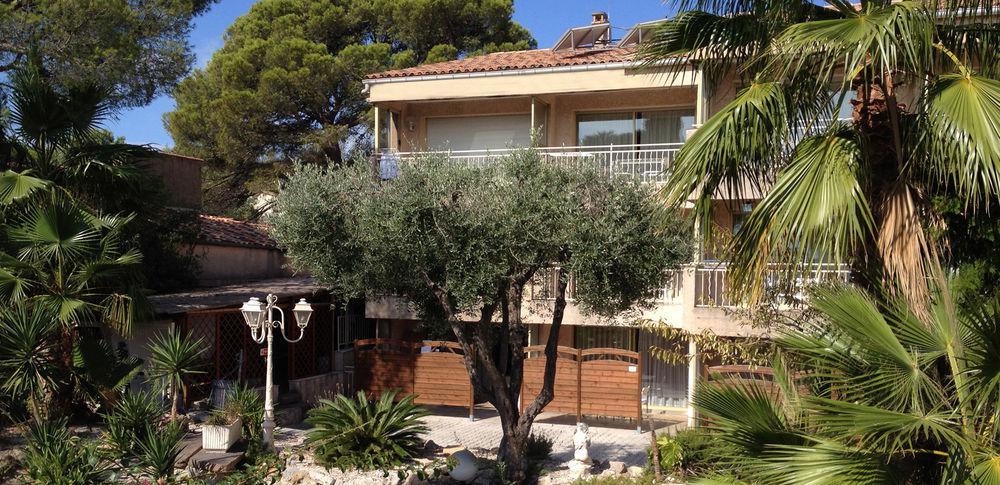 Hotel Et Studios Les Amandiers Saint-Raphaël Exteriör bild