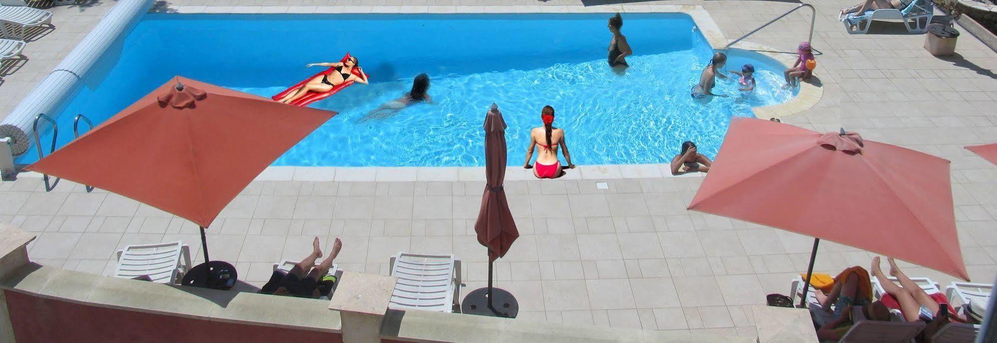 Hotel Et Studios Les Amandiers Saint-Raphaël Exteriör bild